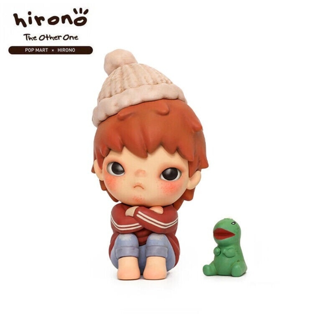 Hirono Pop Mart - Staring